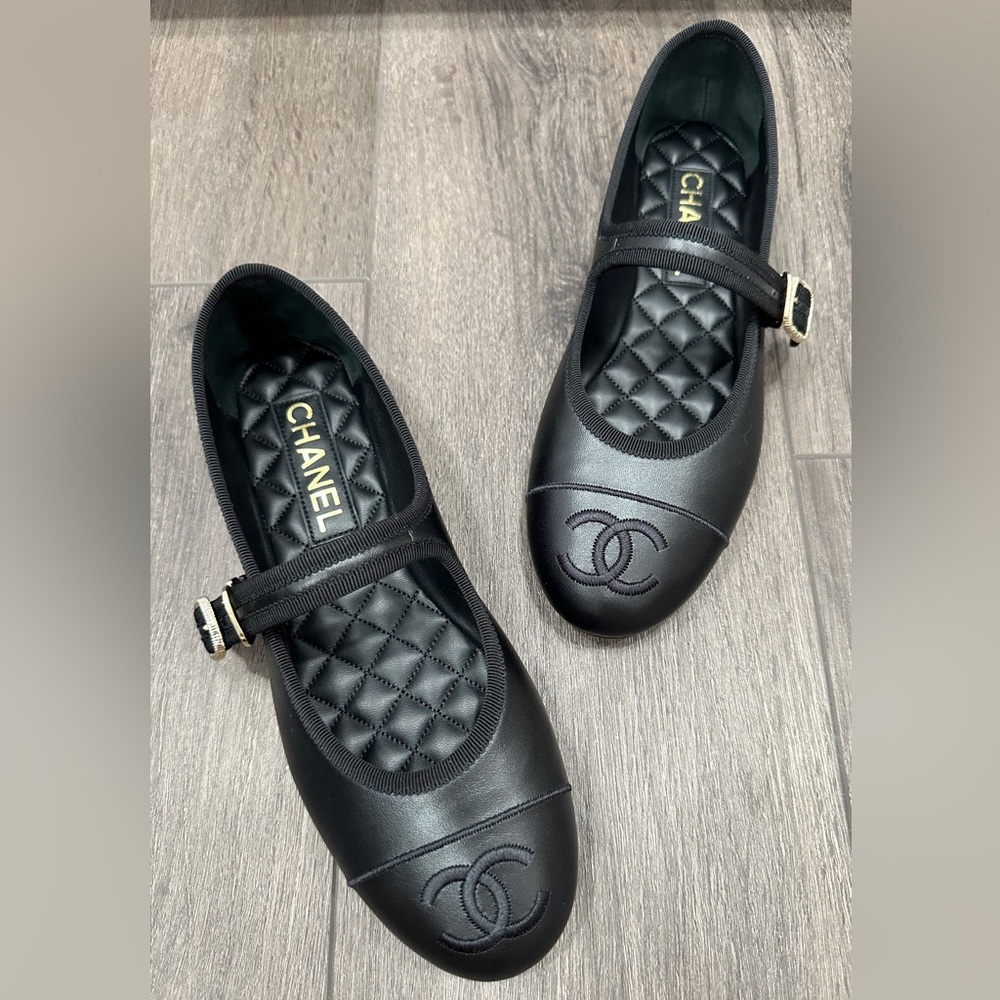 CHANEL CC LOGO BLACK LEATHER MARYJANE BALLET FLATS SHOES GOLD BUCKLE 41 - Picture 3 of 14